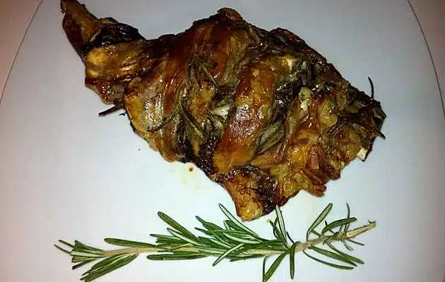 cosciotto d'agnello al forno