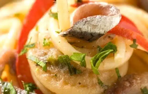 Spaghetti alici e peperoni