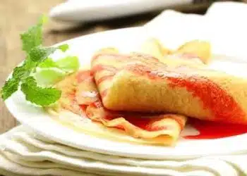 crepes con salsa di fragole