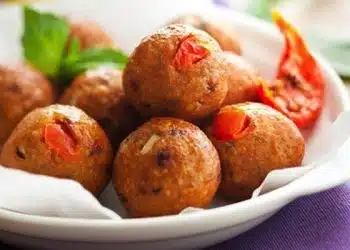 polpette di pollo e pomodori