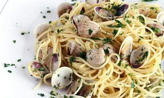 paghetti vongole prezzemolo