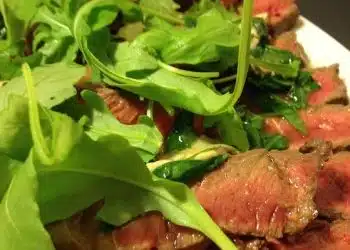 tagliata di manzo rucola grana aceto balsamico