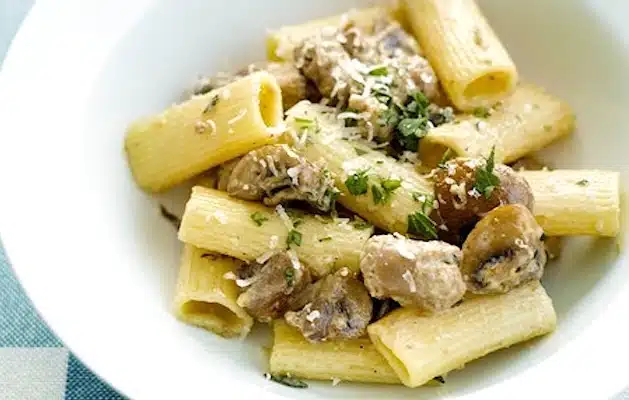 rigatoni funghi surgelati e grana
