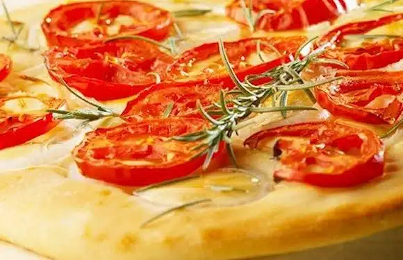 focaccia cipolle pomodoro