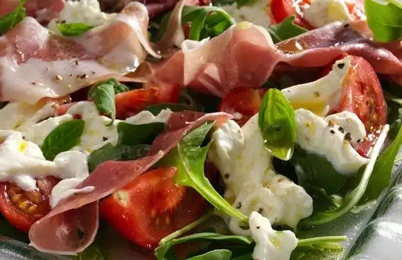 buratta prosciutto pomodoro