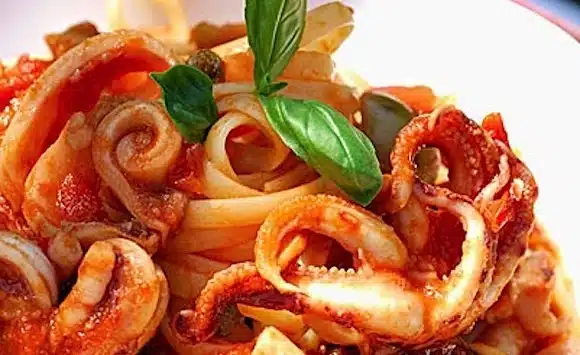 pasta pomodori calamari