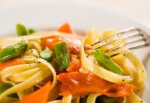 Pasta salmone affumicato e asparagi senza panna pasta salmone affumicato asparagi senza panna