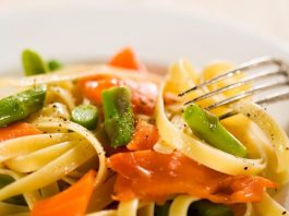 Pasta salmone affumicato e asparagi senza panna pasta salmone affumicato asparagi senza panna