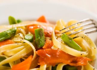 Pasta salmone affumicato e asparagi senza panna pasta salmone affumicato asparagi senza panna