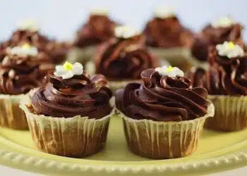 tortini con crema di cioccolato fondente e panna