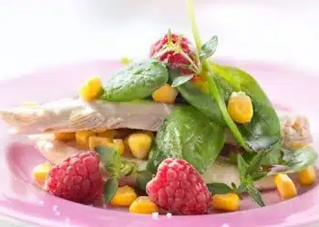insalata pollo lamponi spinaci e mais