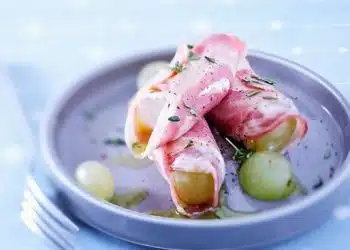 involtini di pancetta fresca uva e caprino