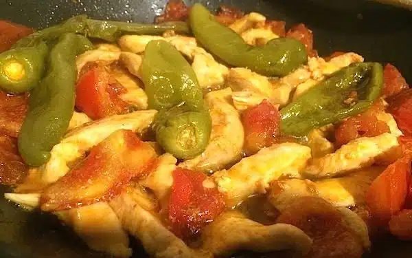 straccetti di pollo e peperoni