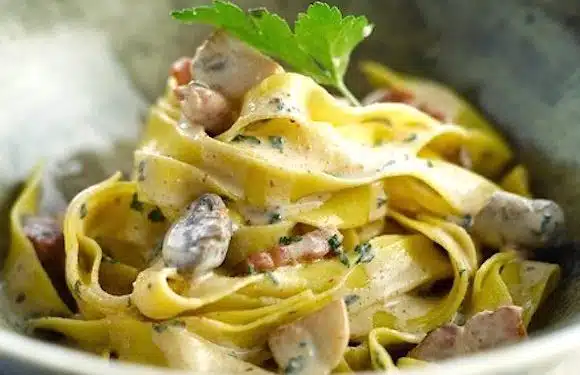 tagliatelle funghi freschi pancetta e mascarpone