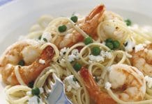 Pasta veloce con gamberi piselli e ricotta pasta piselli gamberi ricotta