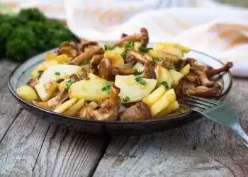 patate-e-funghi-finferli-in-padella-ricetta