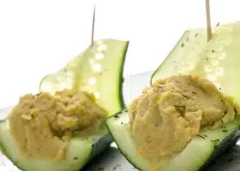 cetrioli-ripieni-con-hummus