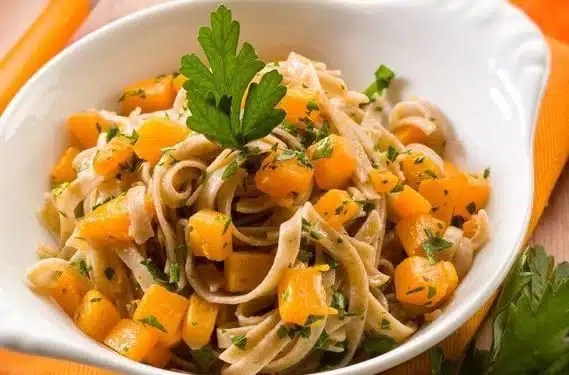 Tagliatelle con zucca farina di castagne