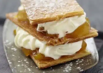millefoglie con crema chantilly e marmellata