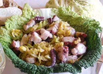 verza in padella e polpo in insalata
