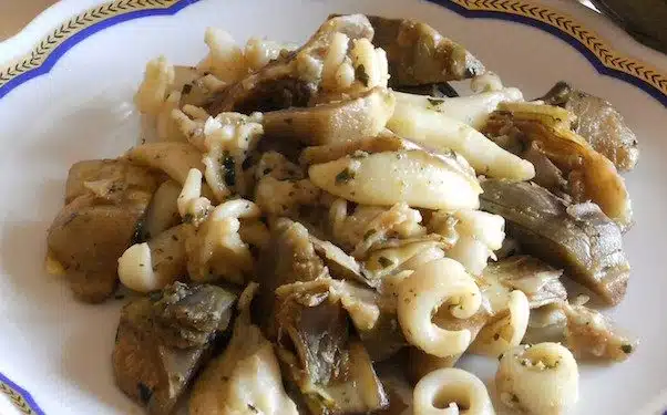 Carciofi e seppie in umido