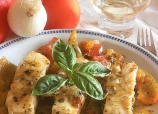 Filetti di merluzzo surgelati in peperonata. Ricetta Filetti di merluzzo in peperonata ricetta