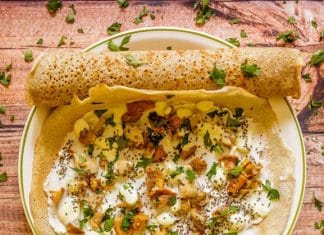 Funghi, crêpe leggere finferli ricotta e prezzemolo. Ricetta veloce crepe leggere finferli e ricotta