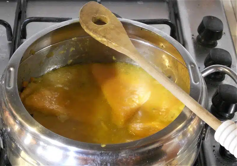 Crema di zucca piccante con salsa al curr
