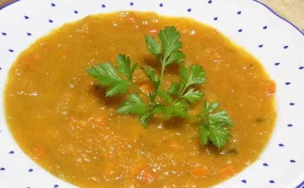 Crema di zucca piccante con salsa al curry
