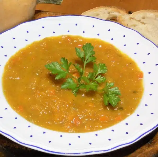 Crema di zucca piccante con salsa al curry
