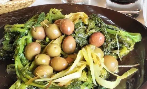 Broccoletti e porri in padella con olive
