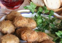 Polpette saporite manzo e salsiccia. Ricetta Polpette saporite manzo e salsiccia