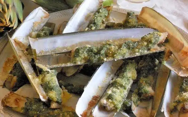 Cannolicchi di mare al pesto di carciofi