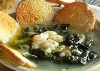 Zuppa toscana con cavolo nero e fagioli cannellini