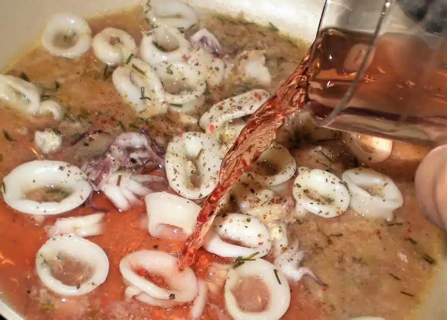 calamari in padella al vino