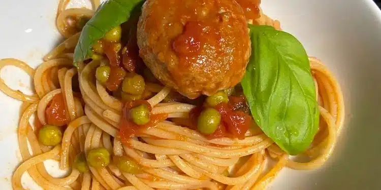 pasta e polpette ricetta veloce