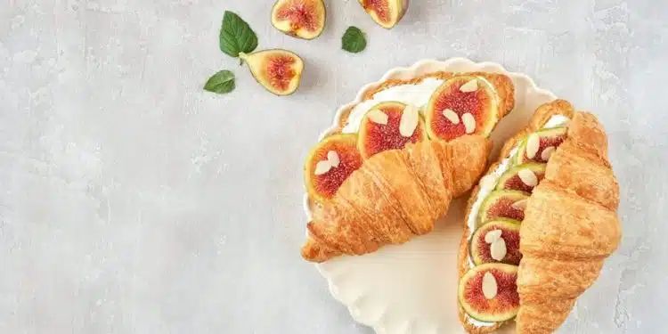 cornetti farciti ricotta e fichi