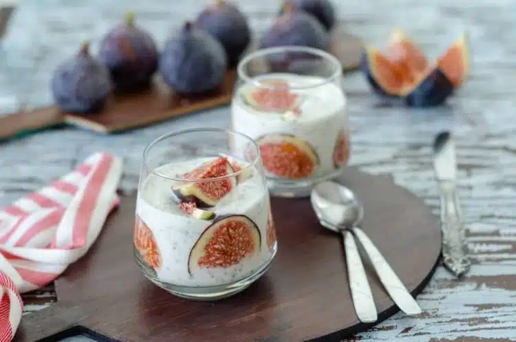 dessert con fichi freschi e yogurt
