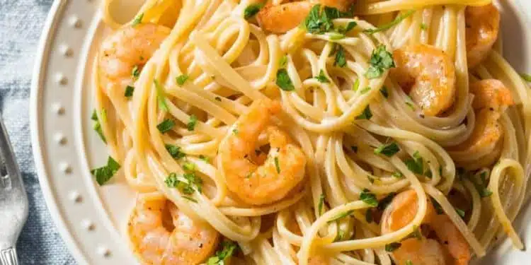 fettuccine in bianco gamberi olio e aglio