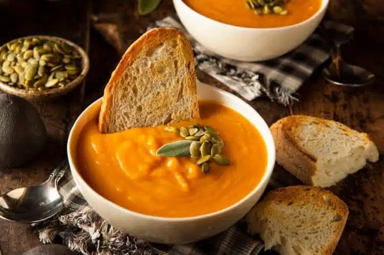 zuppa con zucca surgetata cremosa