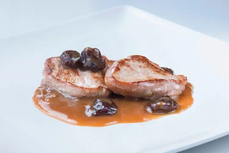 scaloppine lonza di maiale uva e vino