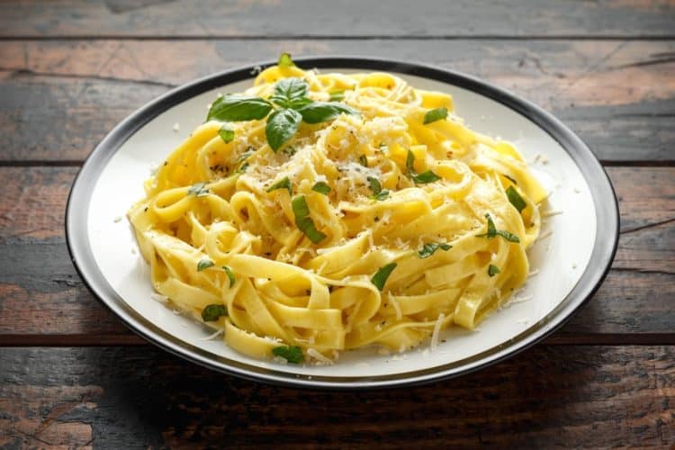 Pasta al limone. Tagliatelle light e buone Ricette in 30 minuti