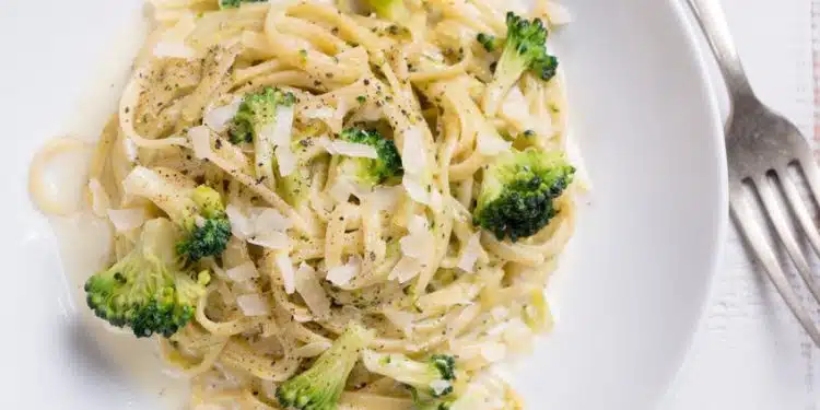 pasta broccoli piccante al formaggio