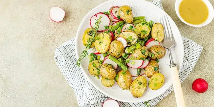 insalata di patate novelle in padella e ravanelli