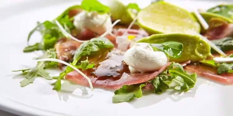 carpaccio di tonno affumicato lime avocado