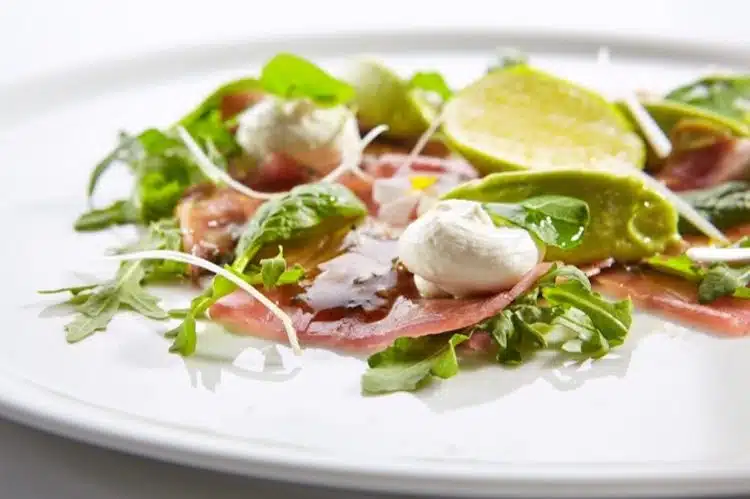 carpaccio di tonno affumicato lime avocado