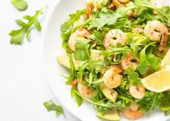insalata di gamberi surgelati rucola e avocado