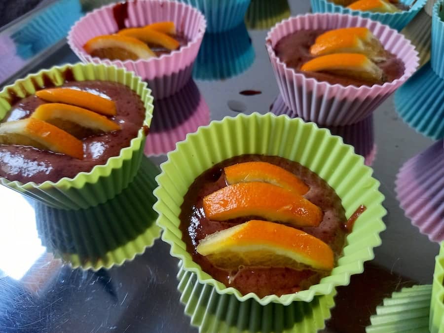 Muffin con cioccolato e arance