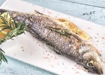 spigola al forno limone e rosmarino