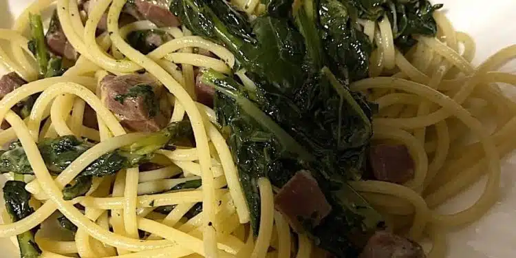 pasta con cavolo nero e prosciutto